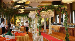 javanese-wedding-dress-wedding-ceremony-wedding-arch-wedding-moment-wedding-food_11zon